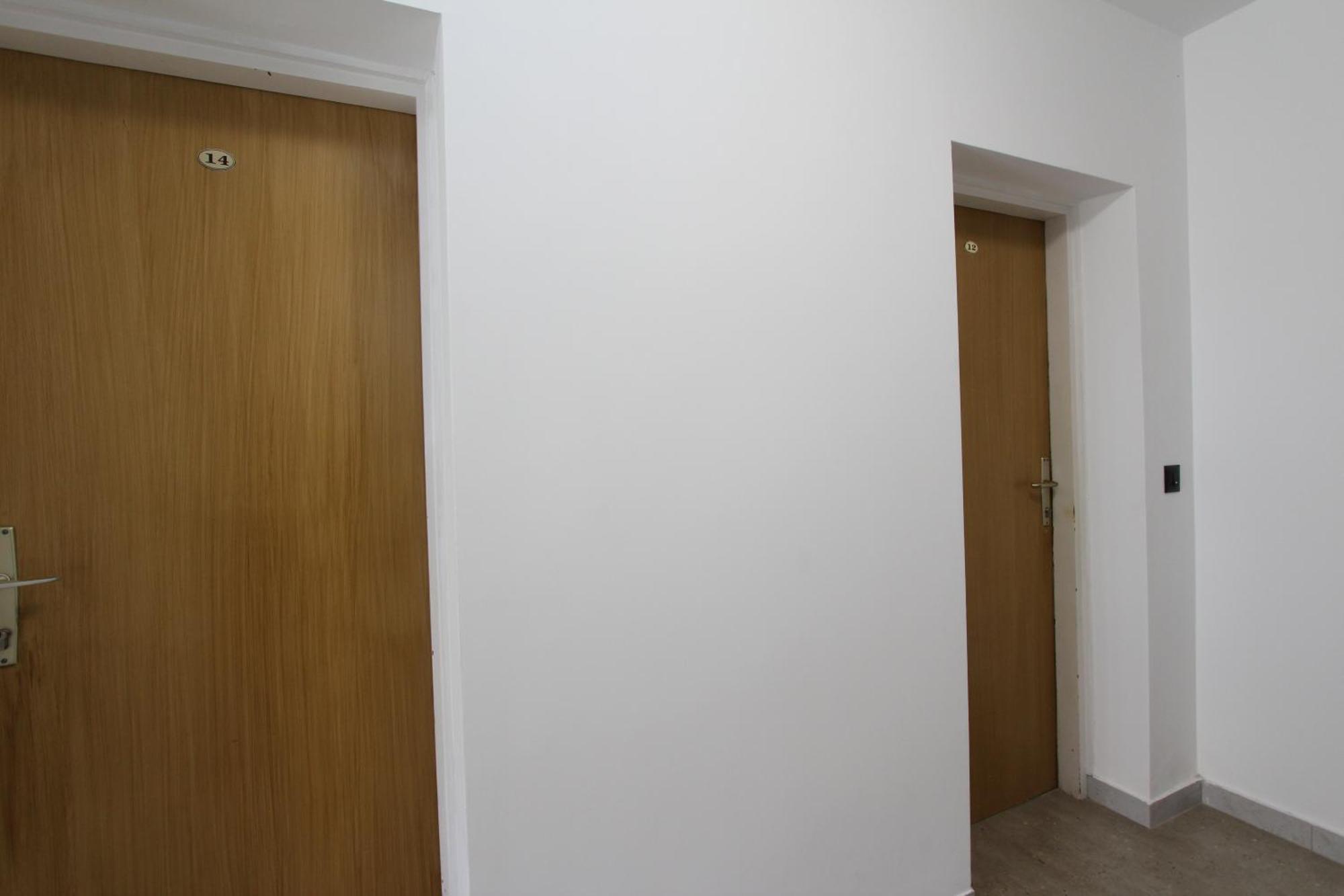Rooms And Apartments Dino Ровин Стая снимка